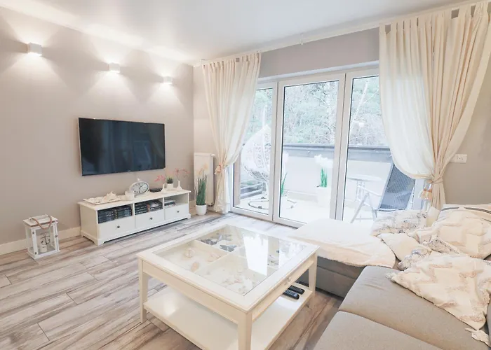 Premium Baltic House ミエンジボジェ